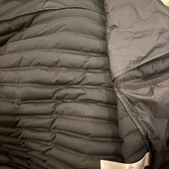 Mountain Hardwear Insulated Jacket Extra Large - Picture 3 of 4